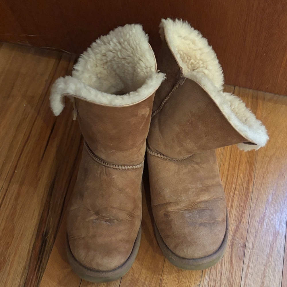 UGG Chestnut Bailey Button Boots